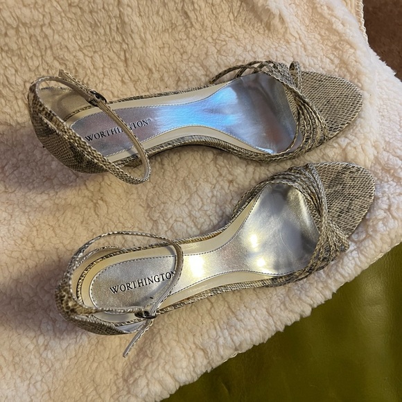 Wedge snakeskin sandals size 10 M - Picture 8 of 9